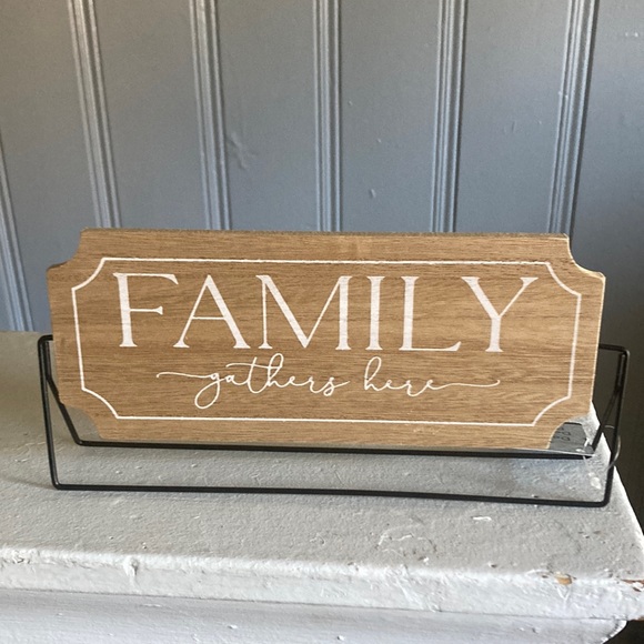 NWT Double Sided Wood & Metal Flip Sign-Welcome to Our Home/Family Gathers Here - Picture 4 of 12
